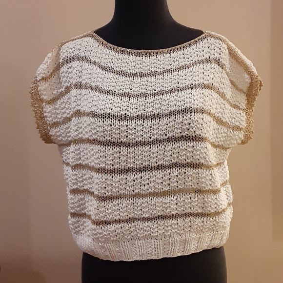 Tops - Cute vintage crochet crop top cream hold Small